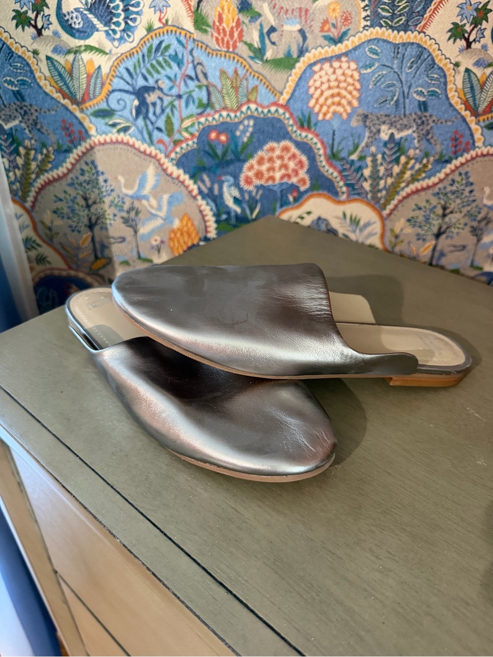 Johnston & Murphy Metallic Silver Leather Slip-On Mules